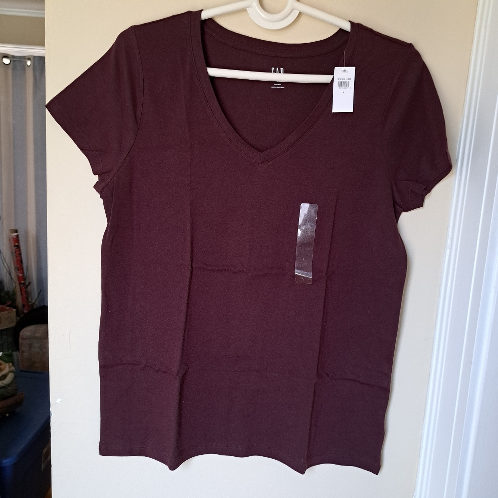 Gap Tees Size L